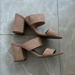 SHIPS FREE Steve Madden Tan Wedges with Sleek Design 3” heel